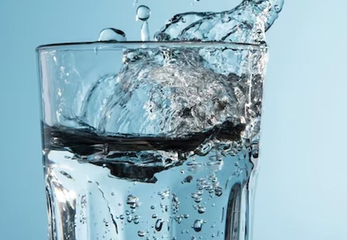 вода