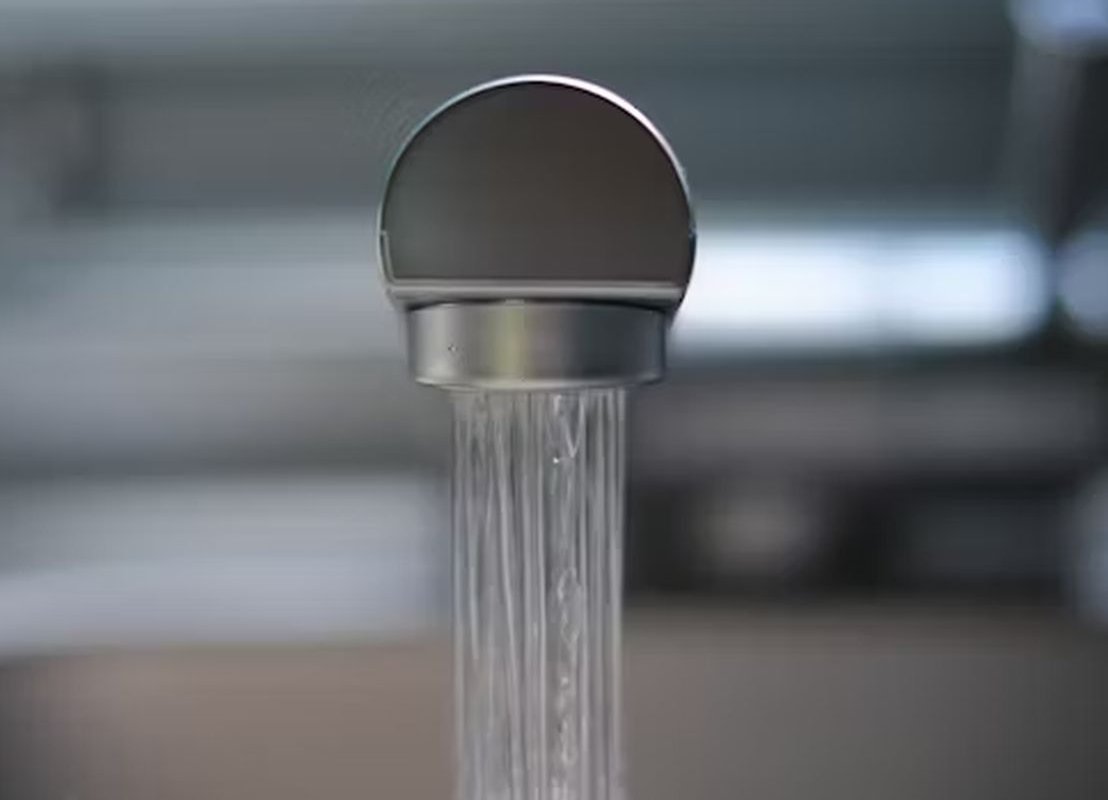 вода