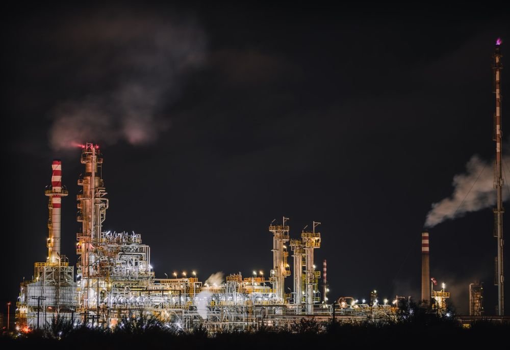 Нефтеперерабатывающие заводы вызывают у людей инсульты