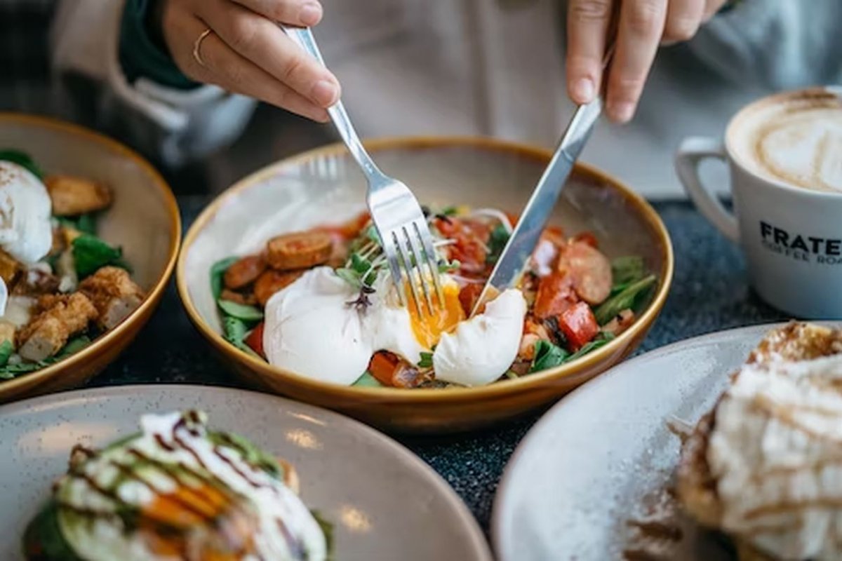 блюдо с яйцом